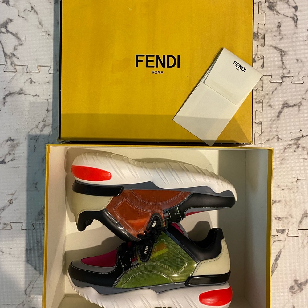 FENDI SNEAKERS - Picture 6 of 12